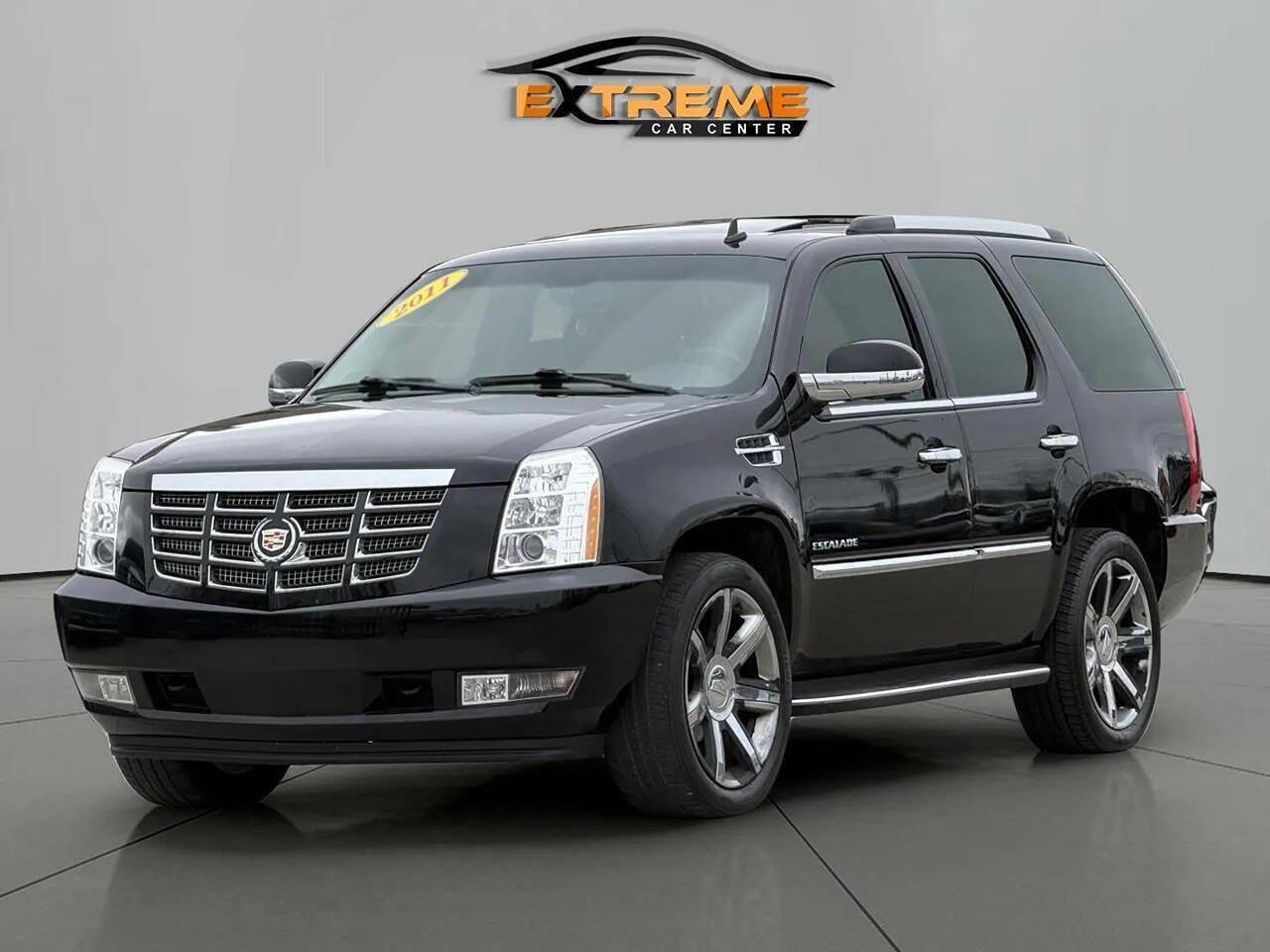 Used 2011 Cadillac Escalade Luxury AWD/4WD image 1