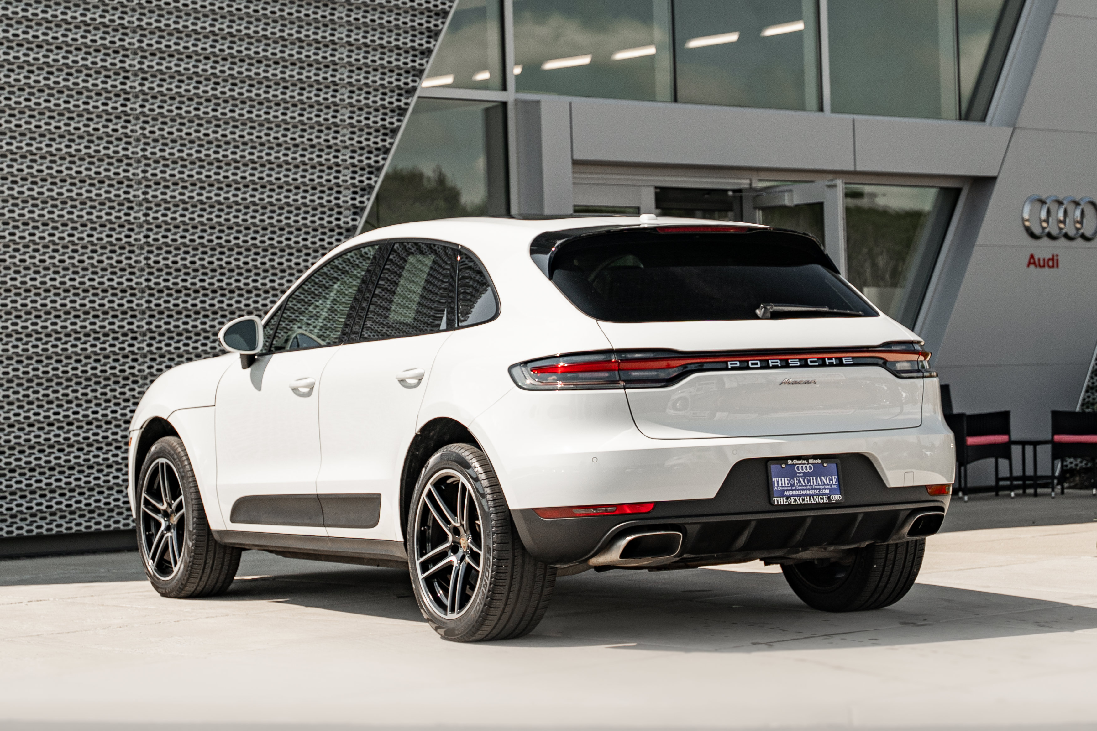 Used 2019 Porsche Macan AWD/4WD image 5