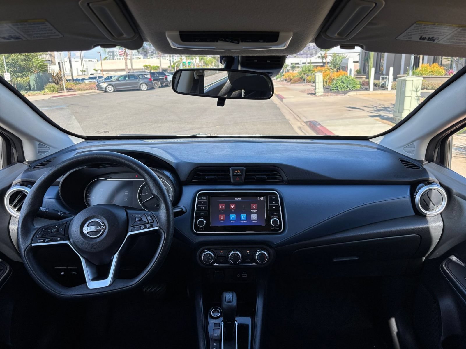 Used 2025 Nissan Versa SV FWD image 30