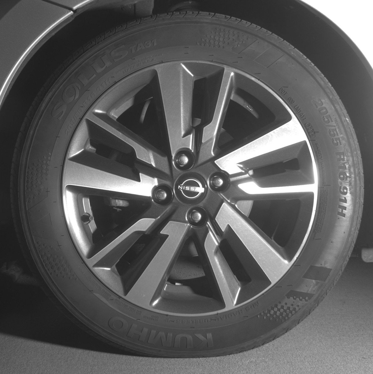 Used 2025 Nissan Versa SV image 12