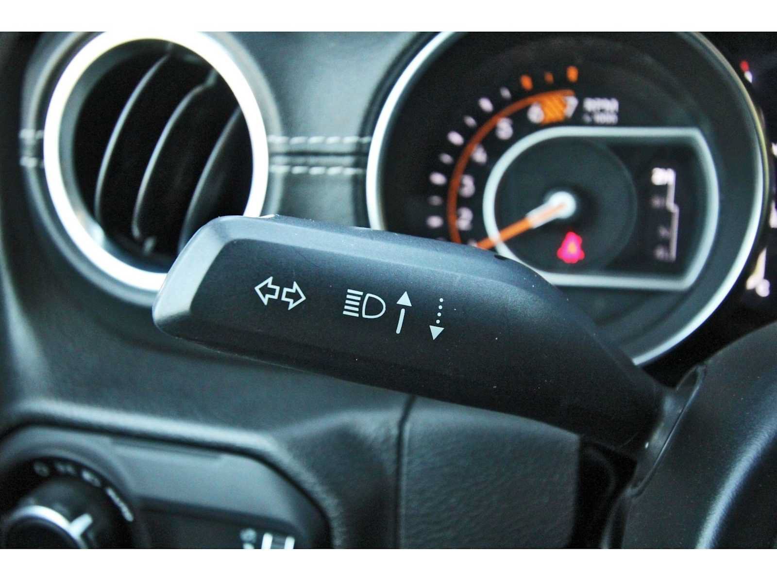 Used 2023 Jeep Wrangler Unlimited Sahara w/ LED Lighting Group AWD/4WD image 16