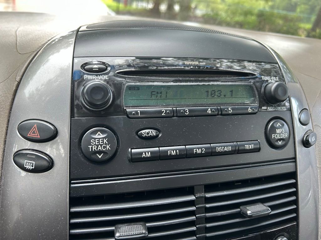 Used 2006 Toyota Sienna CE FWD image 24
