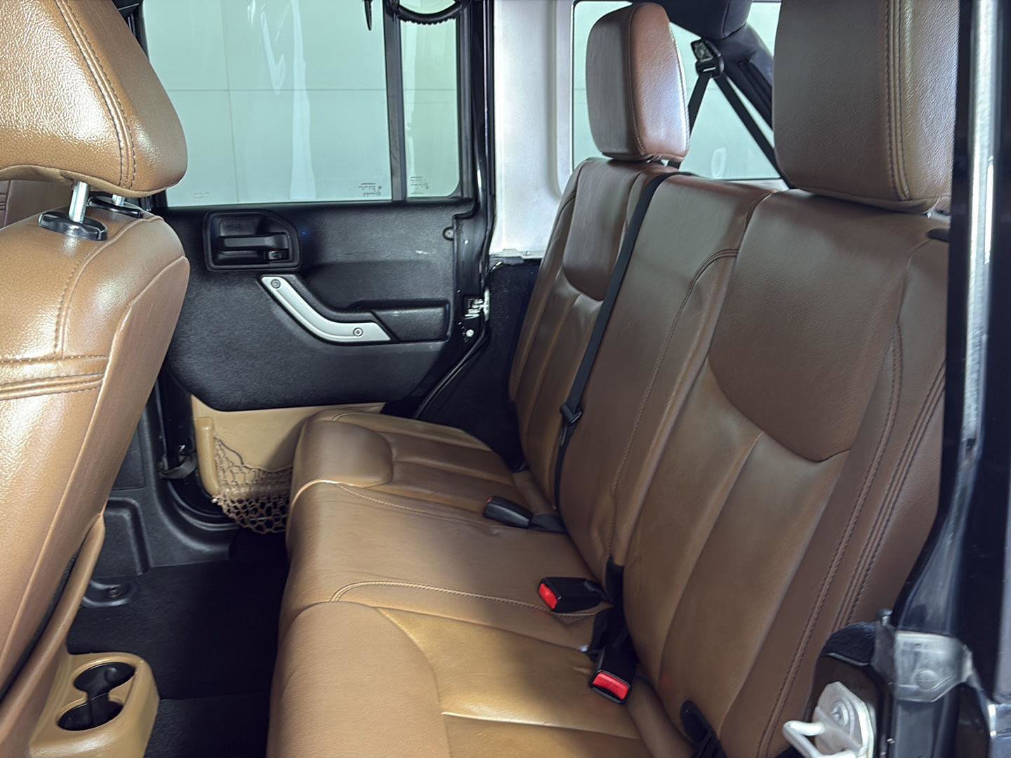 Used 2015 Jeep Wrangler Unlimited Sahara w/ Connectivity Group image 19