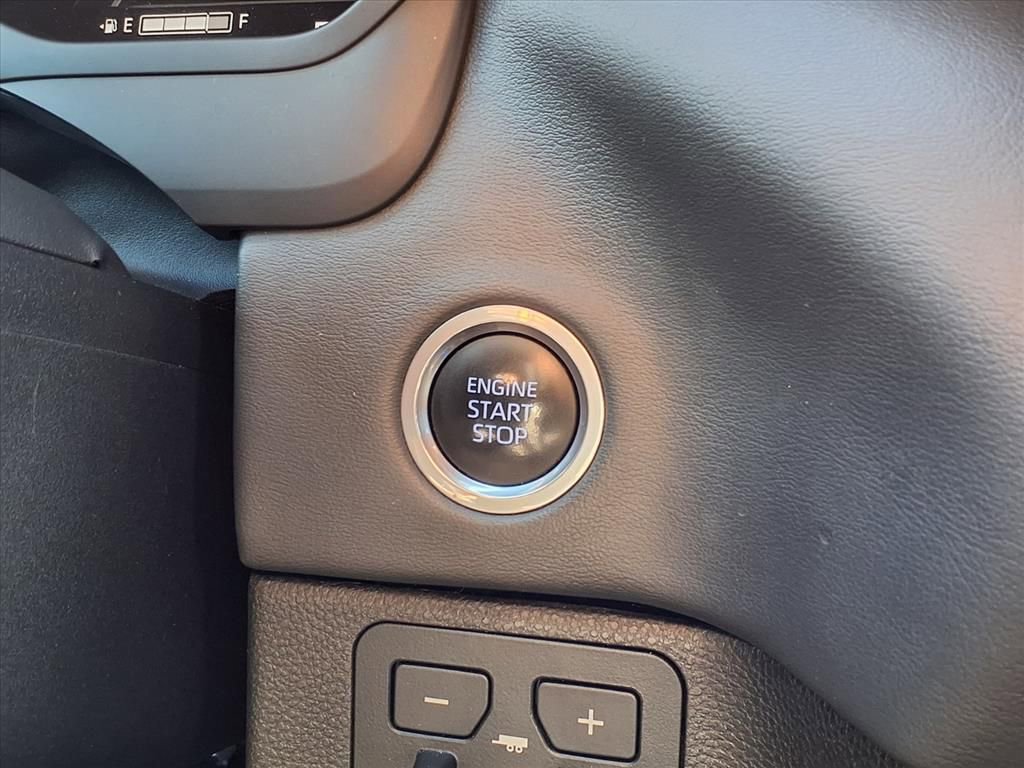 Used 2022 Toyota Tundra Platinum w/ Advanced Package image 12