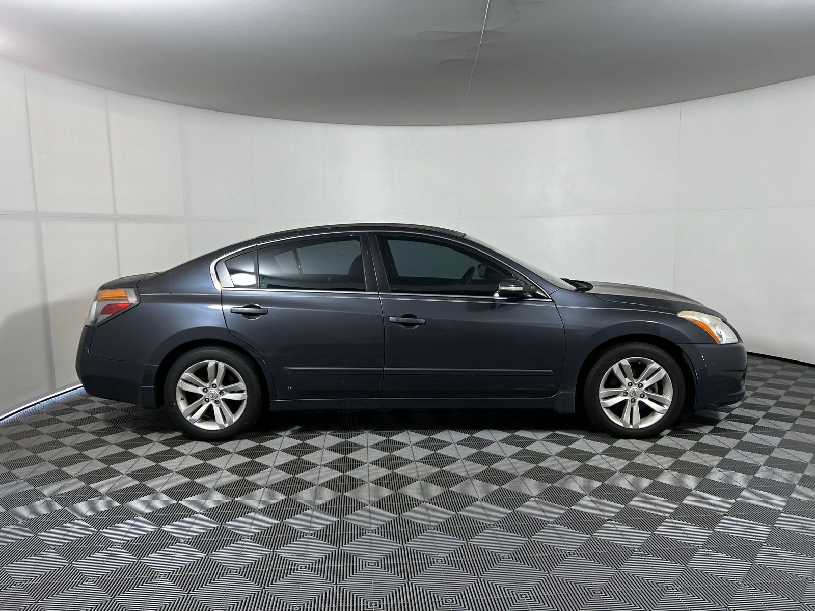 Used 2012 Nissan Altima 3.5 SR FWD image 4