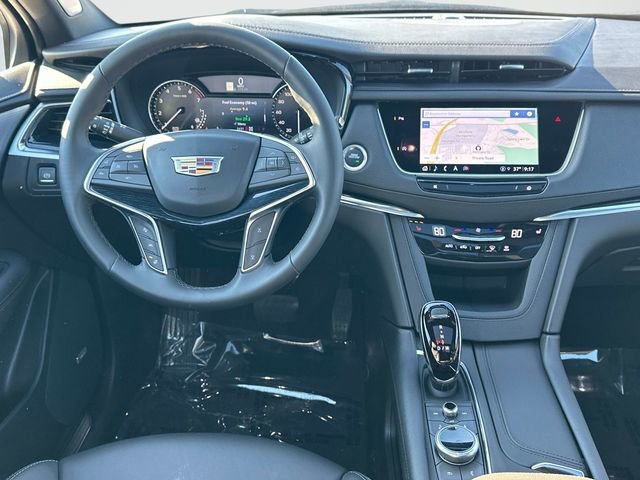 Certified 2025 Cadillac XT5 Premium Luxury image 2