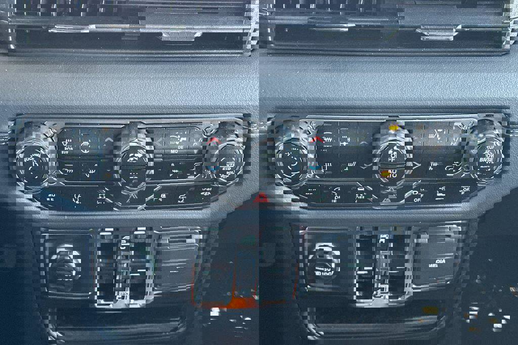 New 2025 Jeep Wrangler Unlimited Sahara w/ Safety Group image 17