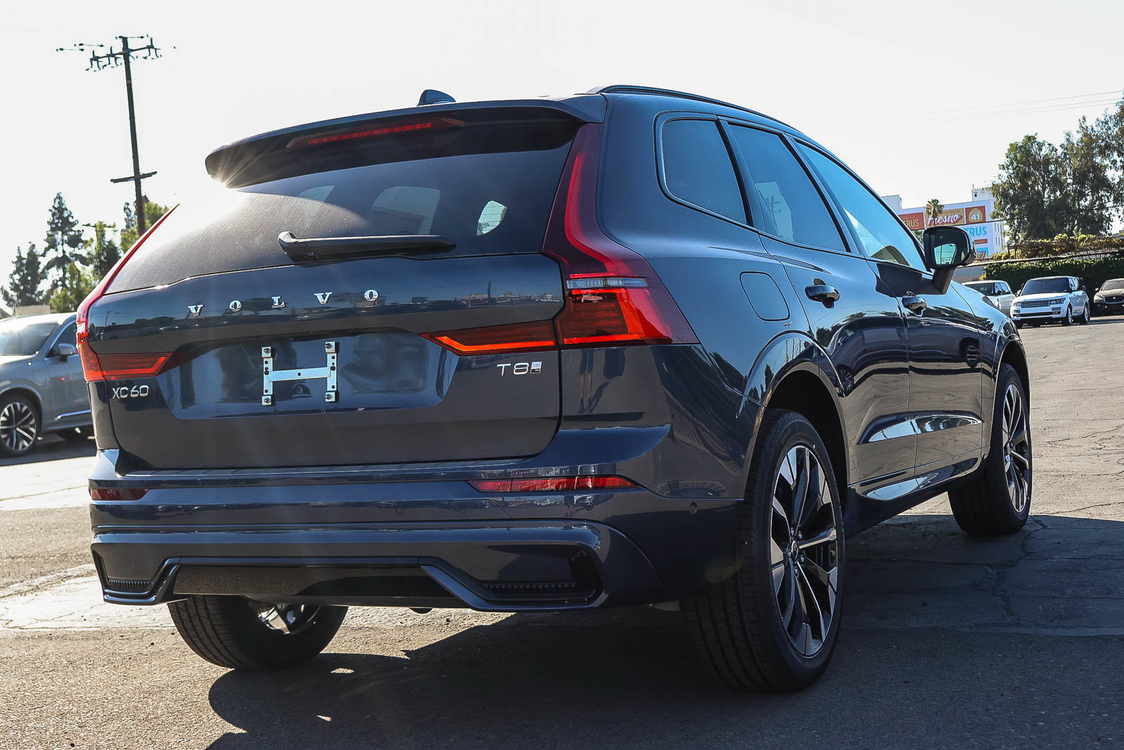 New 2026 Volvo XC60 T8 Plus w/ Climate Package AWD/4WD image 5