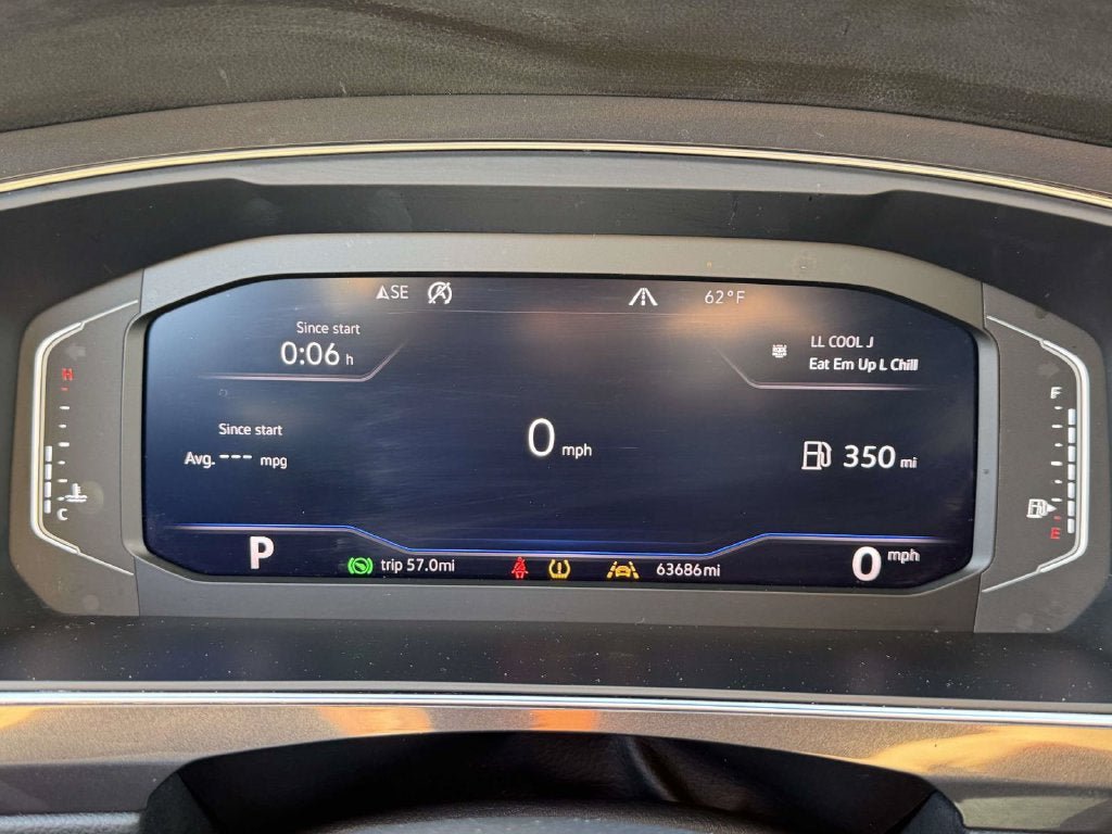 Used 2020 Volkswagen Tiguan SEL AWD/4WD image 26