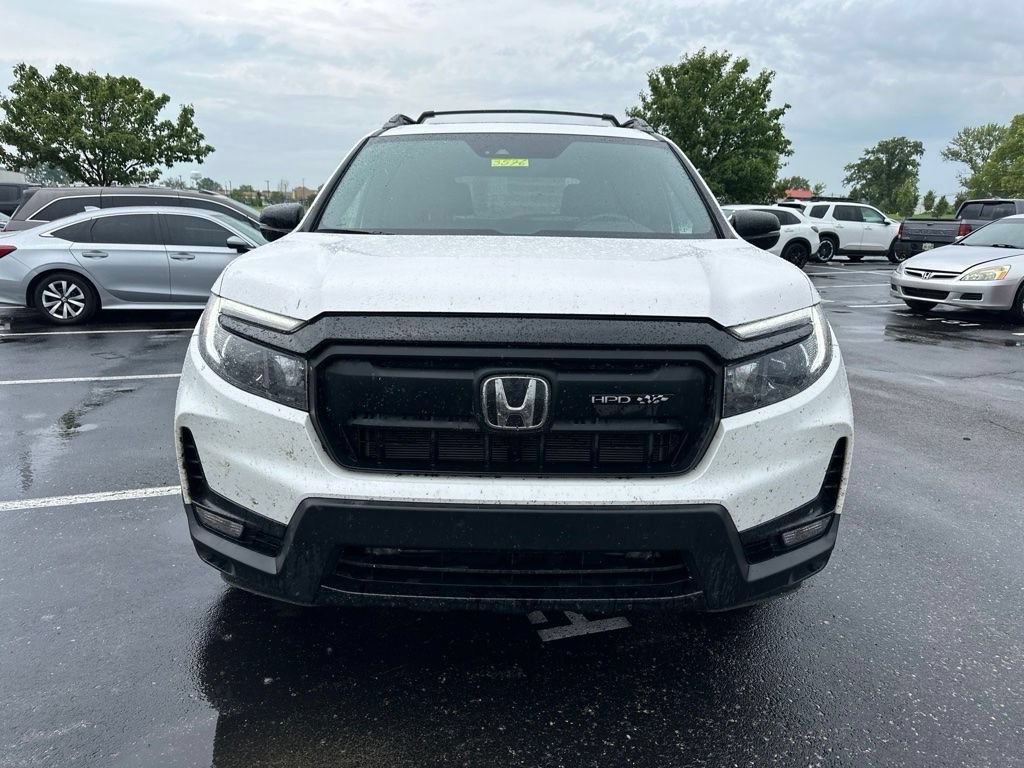 Used 2025 Honda Passport Black Edition image 2