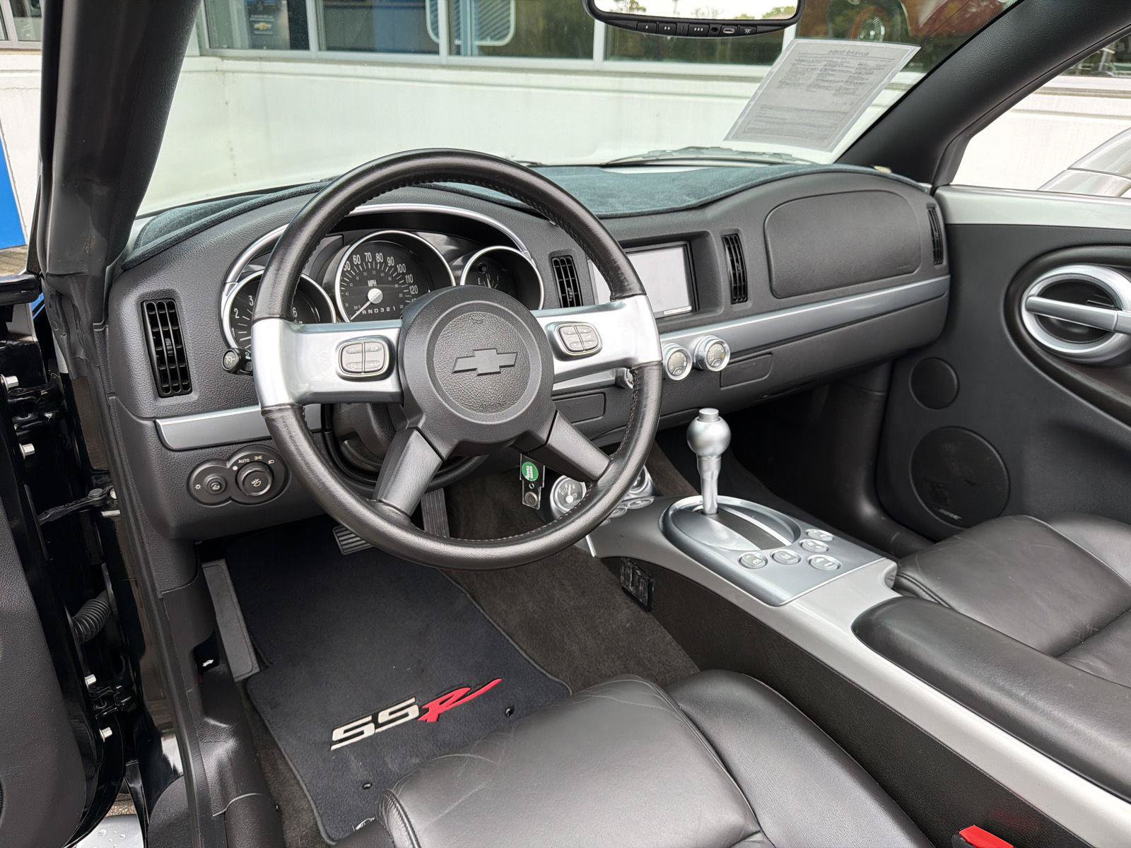 Used 2006 Chevrolet SSR w/ Preferred Equipment Group RWD image 21