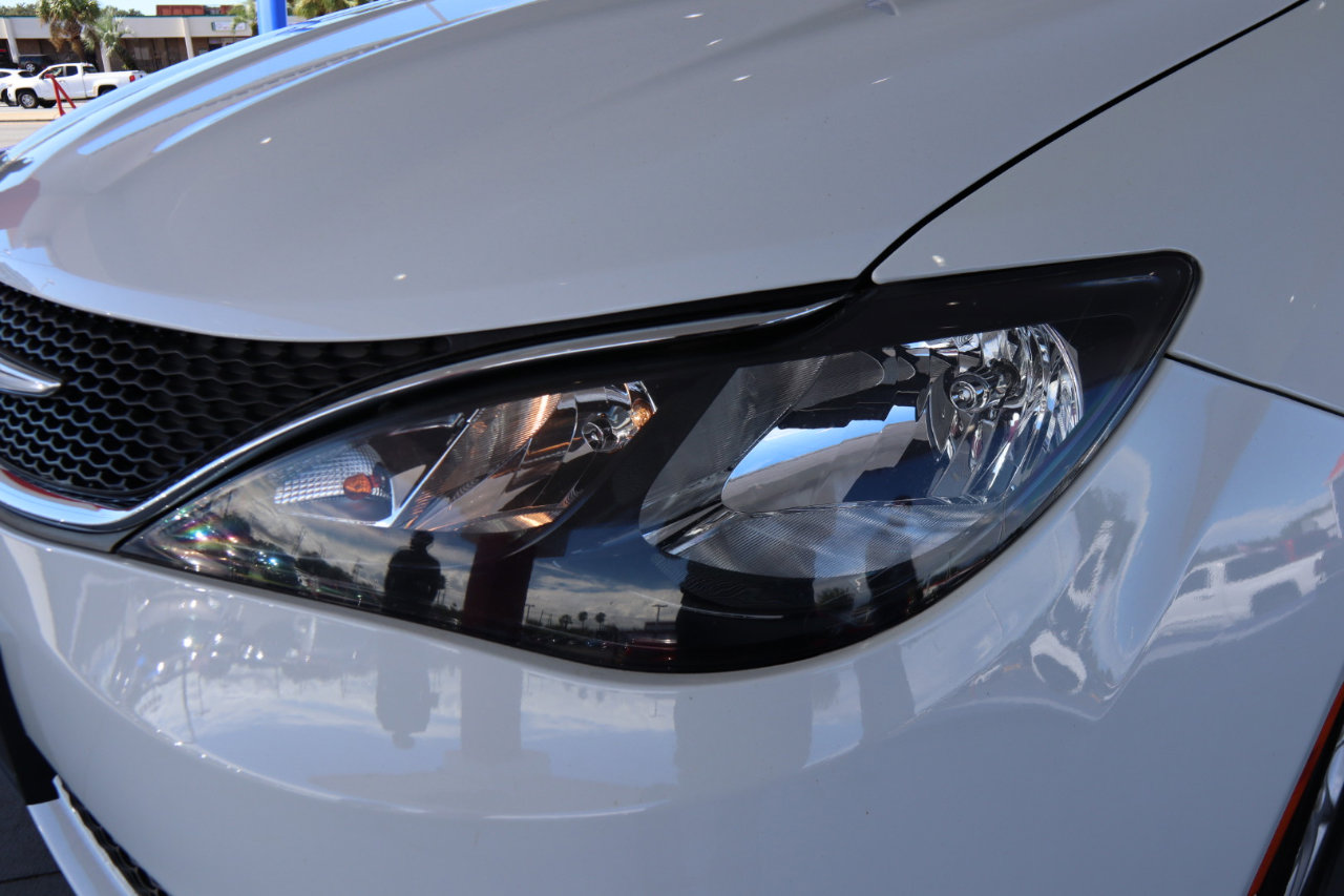 Used 2021 Chrysler Voyager Lxi image 39