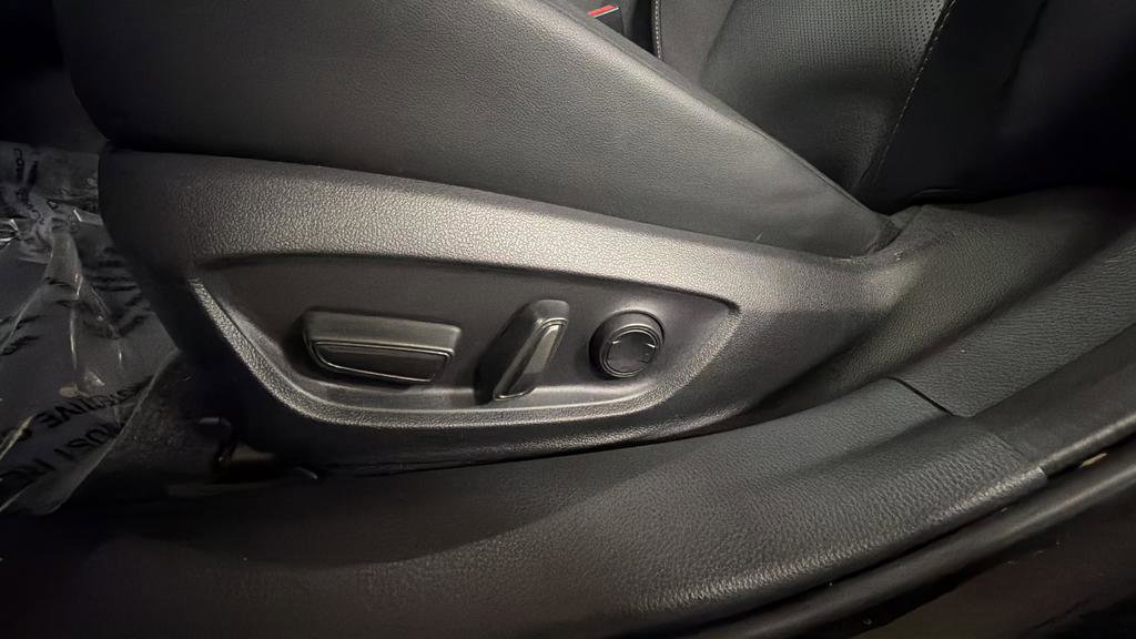 Used 2025 Toyota Prius AWD image 16