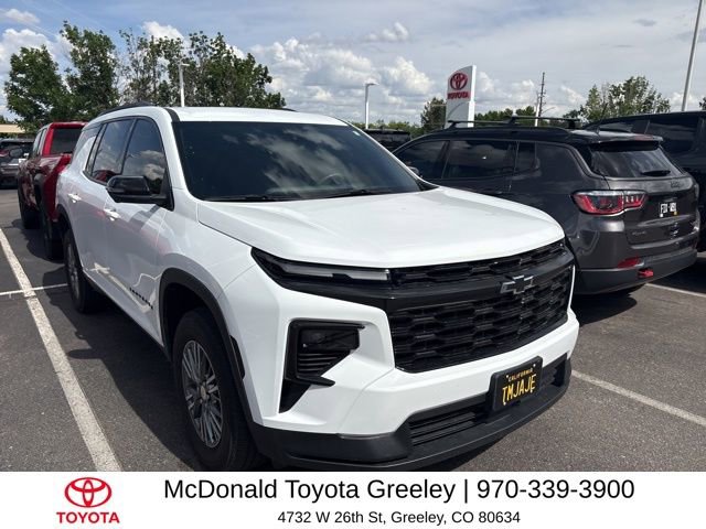 Used 2025 Chevrolet Traverse LT w/ Driver Confidence Package AWD/4WD image 2