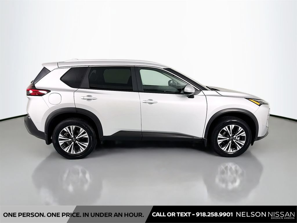 Used 2023 Nissan Rogue SV w/ SV Premium B Package FWD image 4