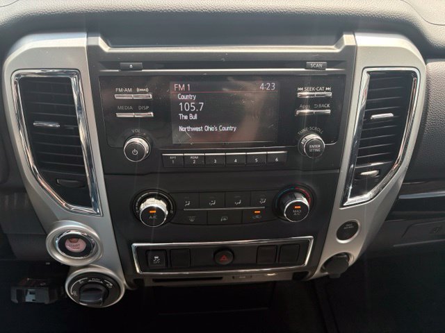 Used 2017 Nissan Titan SV AWD/4WD image 25