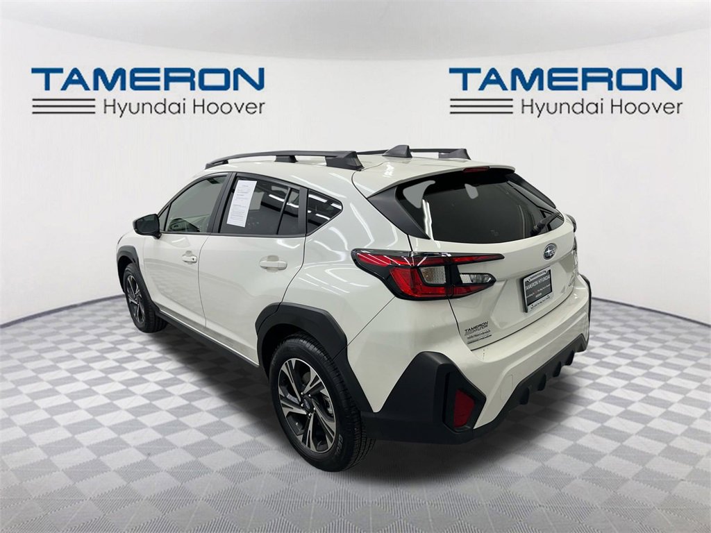 Used 2024 Subaru Crosstrek 2.0i Premium image 3