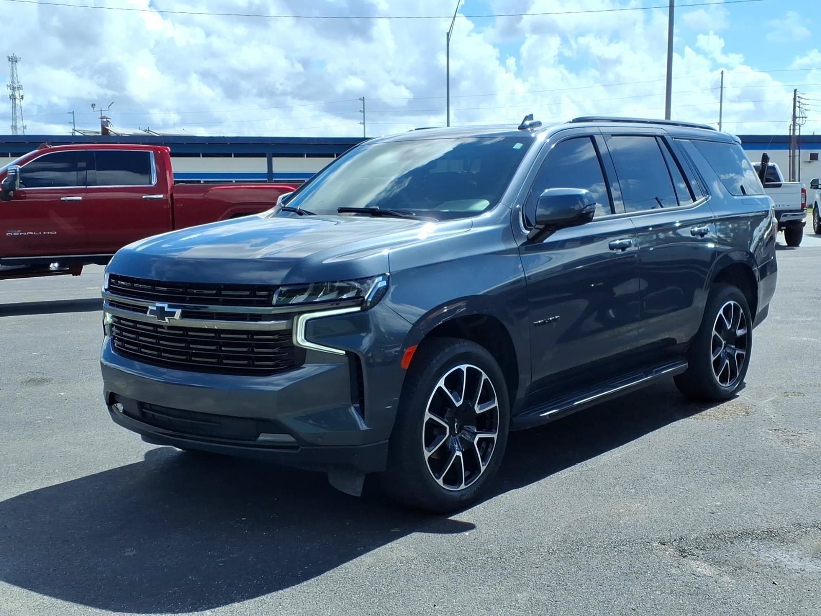 Used 2021 Chevrolet Tahoe RST w/ Luxury Package RWD image 1