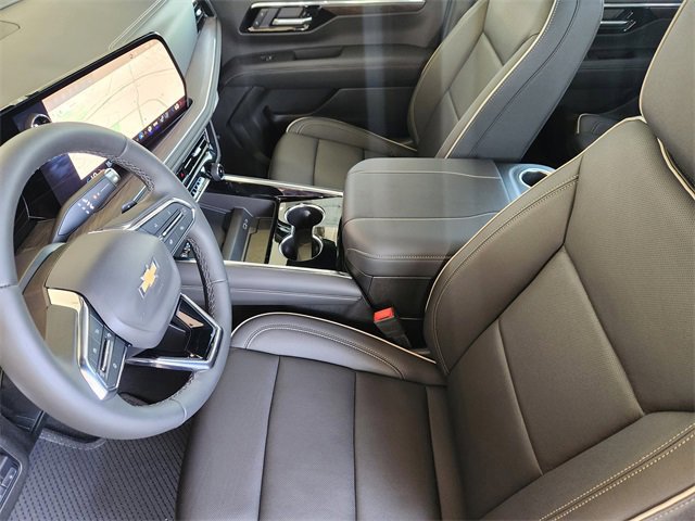 New 2025 Chevrolet Suburban Premier image 9