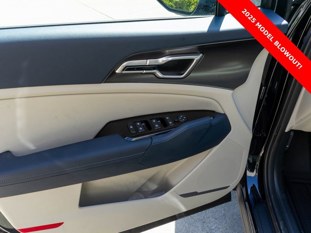 New 2025 Kia Sportage EX image 12