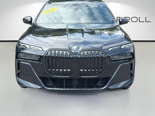 Used 2025 BMW i7 eDrive50 w/ M Sport Package RWD image 8