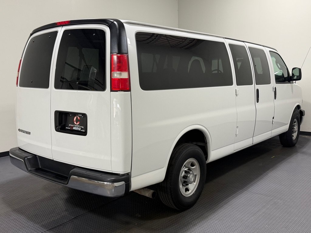 Used 2017 Chevrolet Express 3500 LT w/ LT Preferred Equipment Group RWD image 5