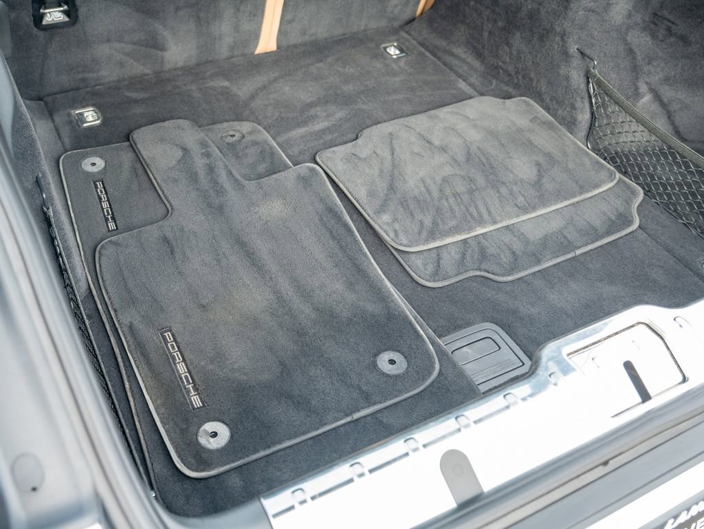 Used 2018 Porsche Panamera 4 image 37