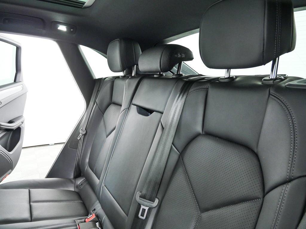 New 2026 Porsche Macan AWD/4WD image 23