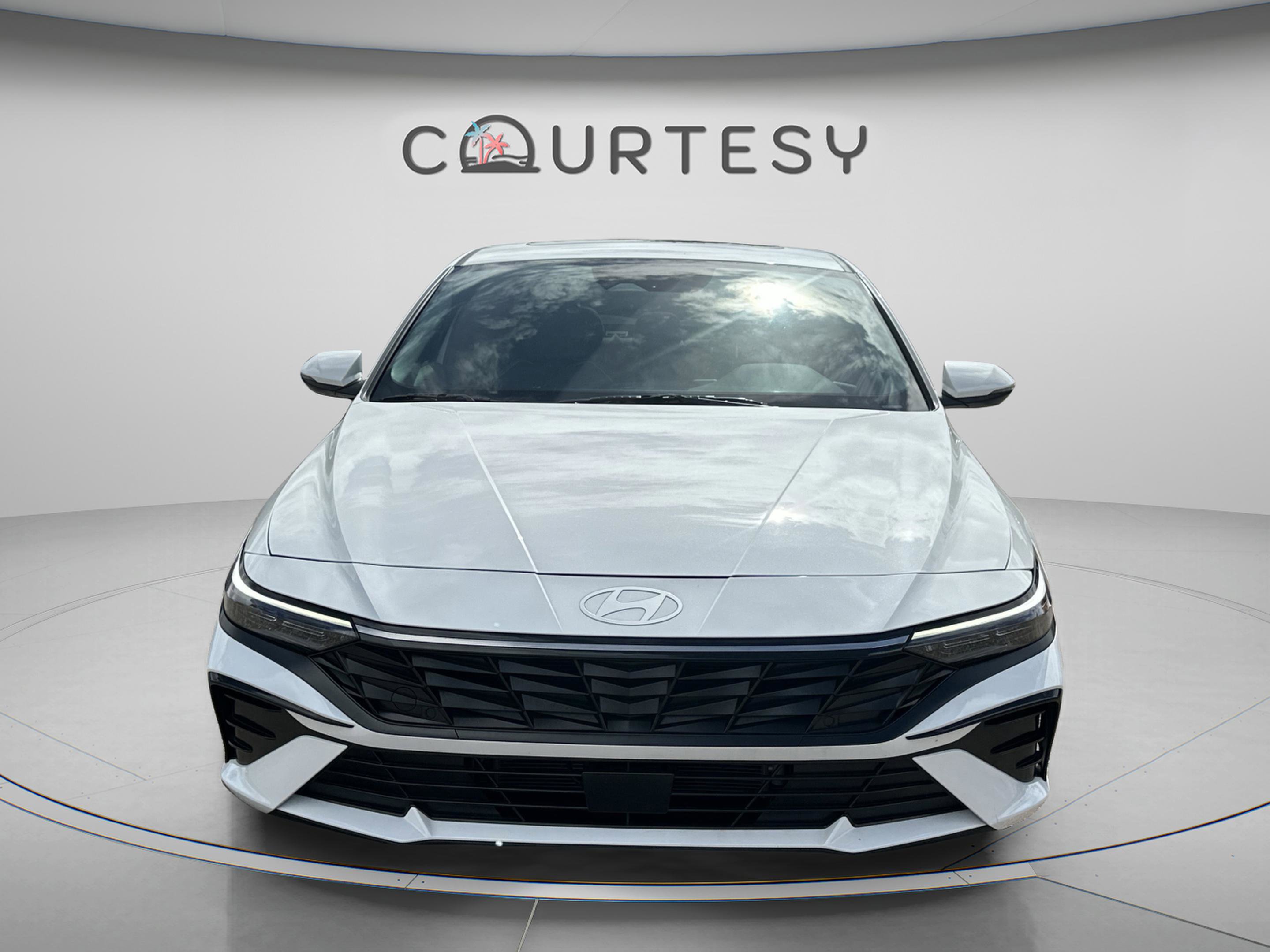 Used 2025 Hyundai Elantra Limited image 8