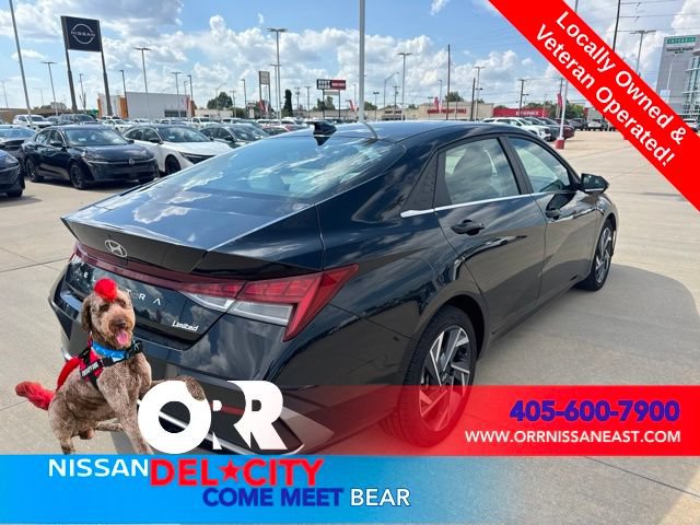 Used 2025 Hyundai Elantra Limited FWD image 5