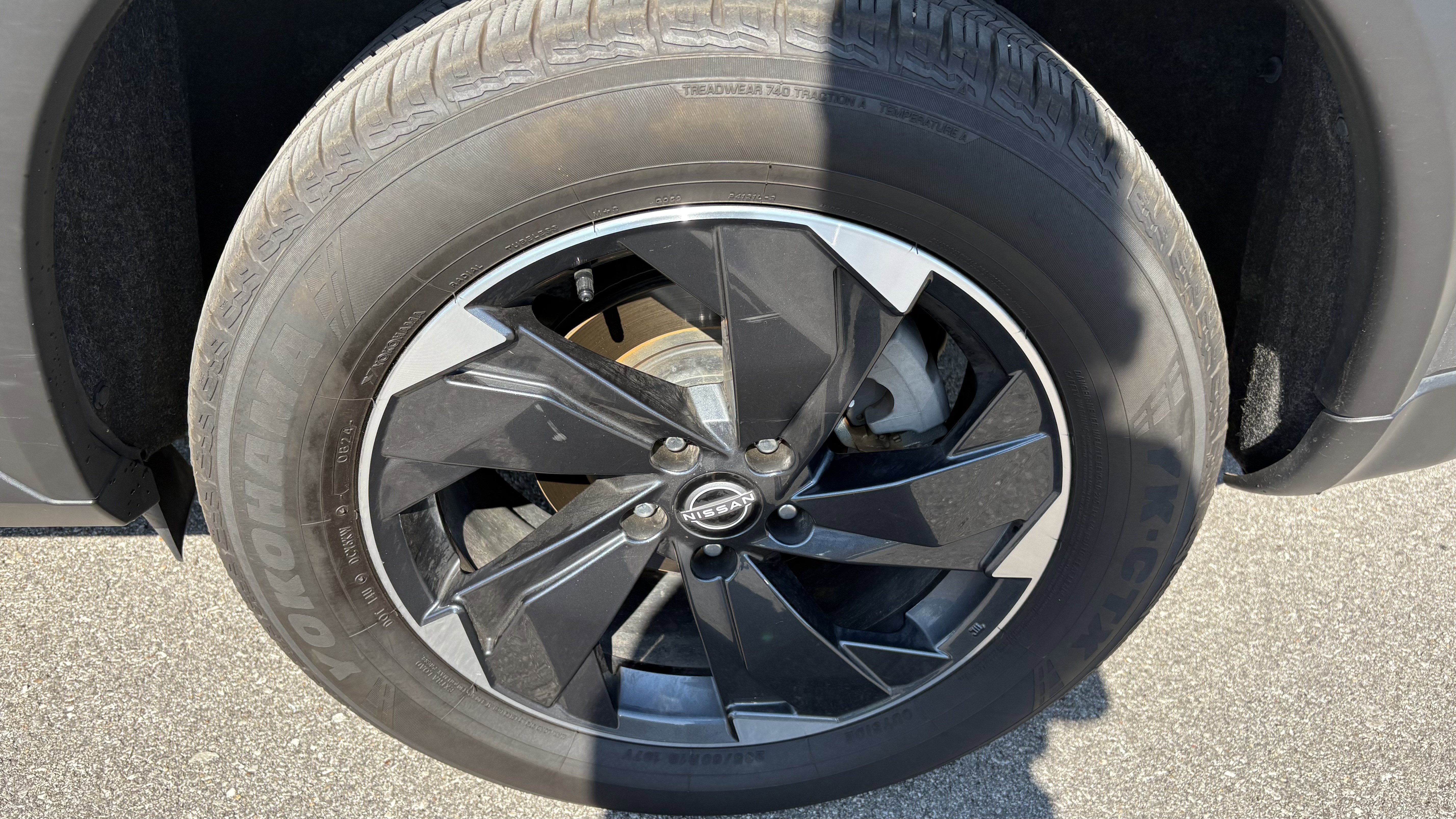 Used 2024 Nissan Rogue SV image 13