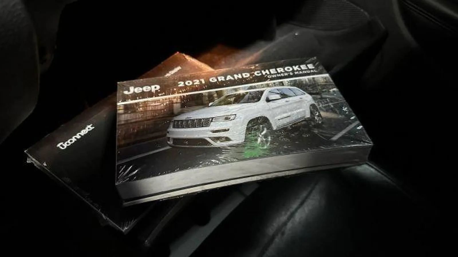 Used 2021 Jeep Grand Cherokee Limited w/ Sun & Sound Group image 27