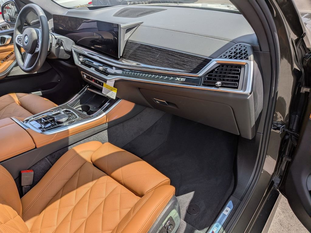 New 2026 BMW X5 xDrive50e w/ M Sport Package image 9
