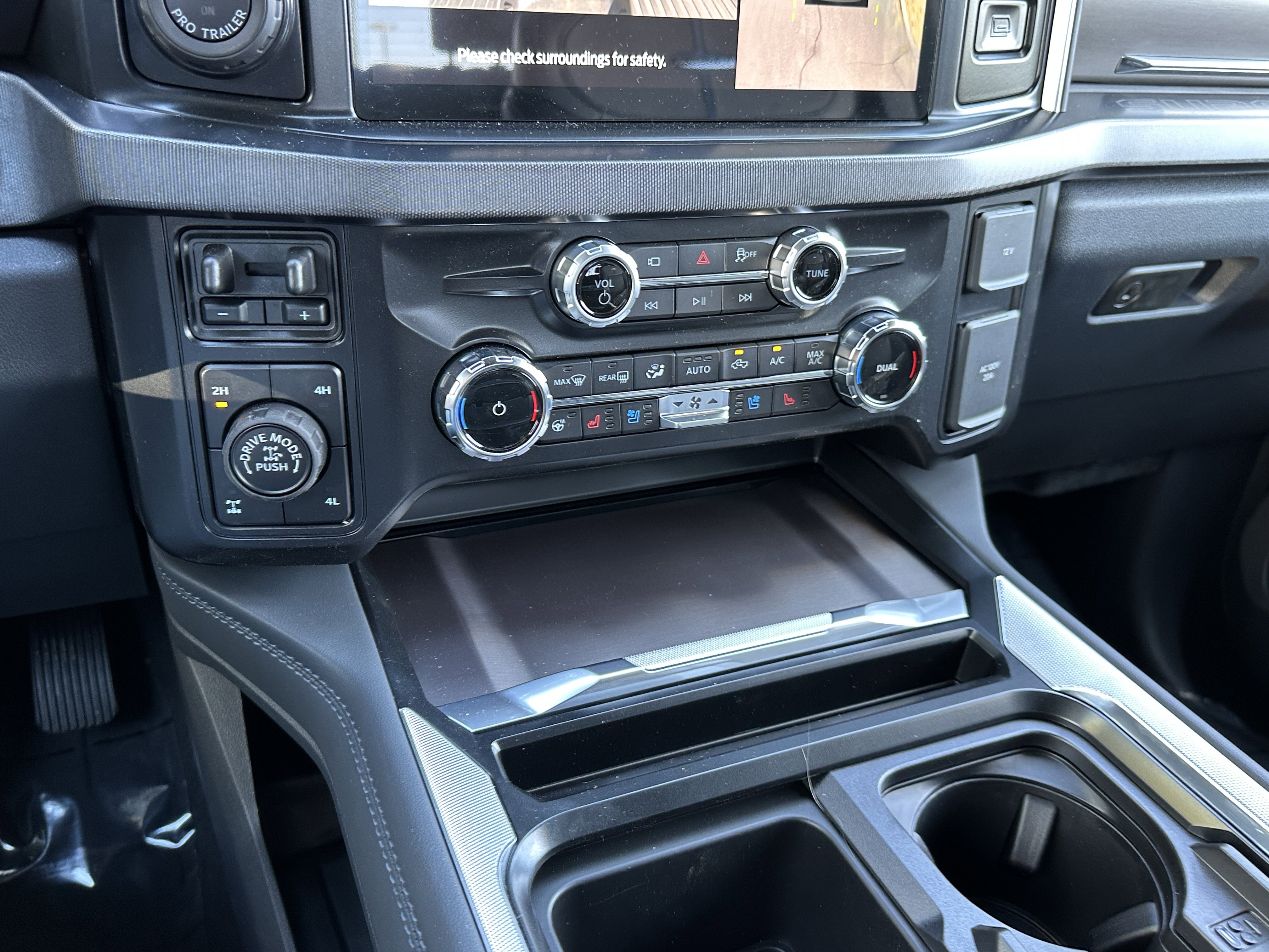 New 2026 Ford F250 Platinum image 28