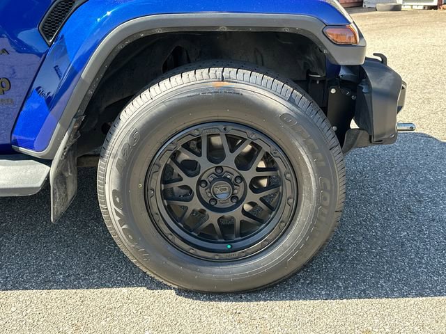 Used 2018 Jeep Wrangler Unlimited Sahara image 12