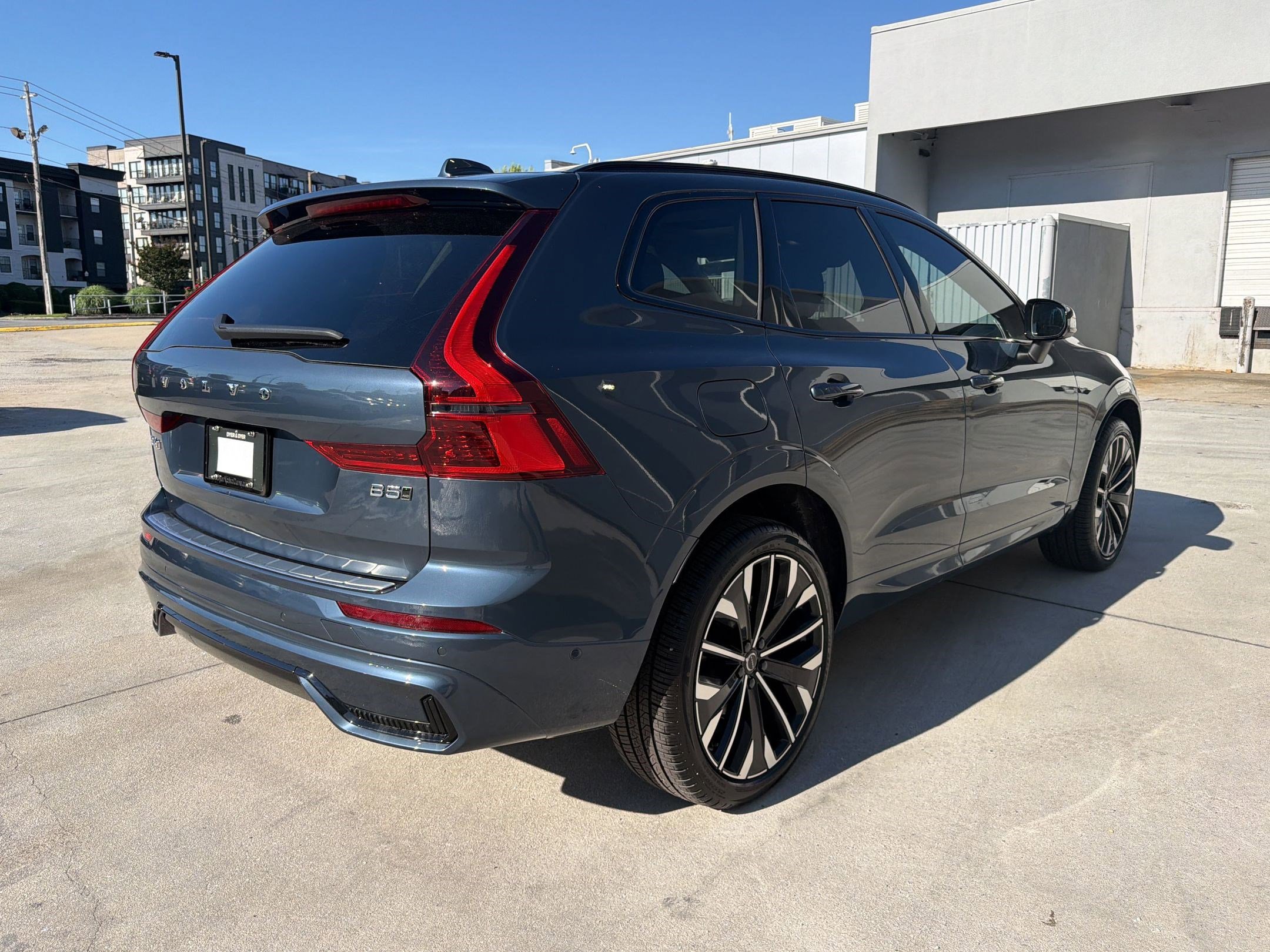 New 2026 Volvo XC60 B5 Ultra w/ Protection Package Premier AWD/4WD image 9