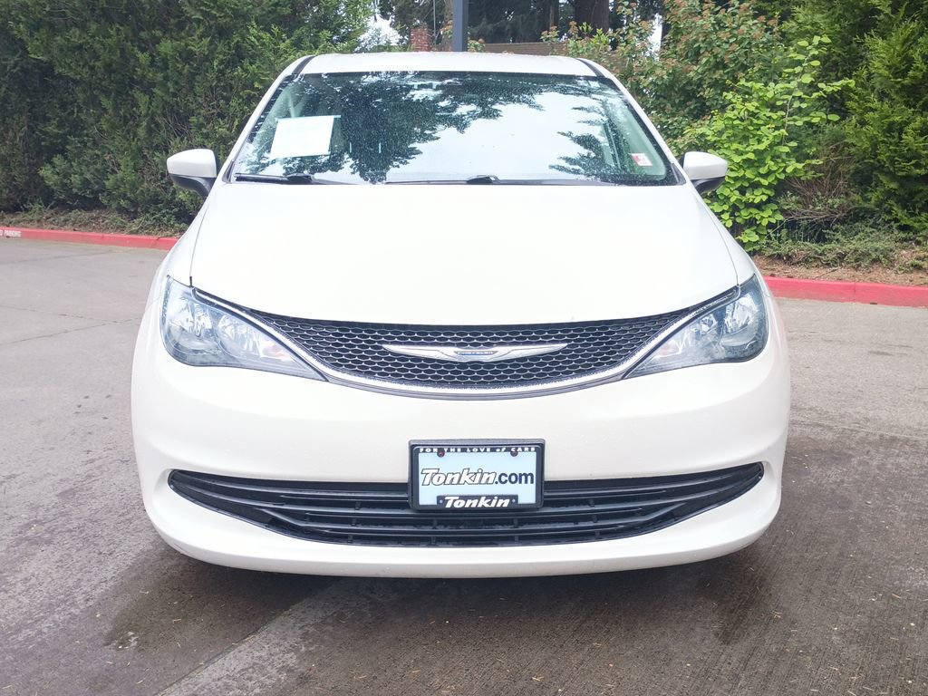 Used 2017 Chrysler Pacifica LX w/ Tire & Wheel Group image 10