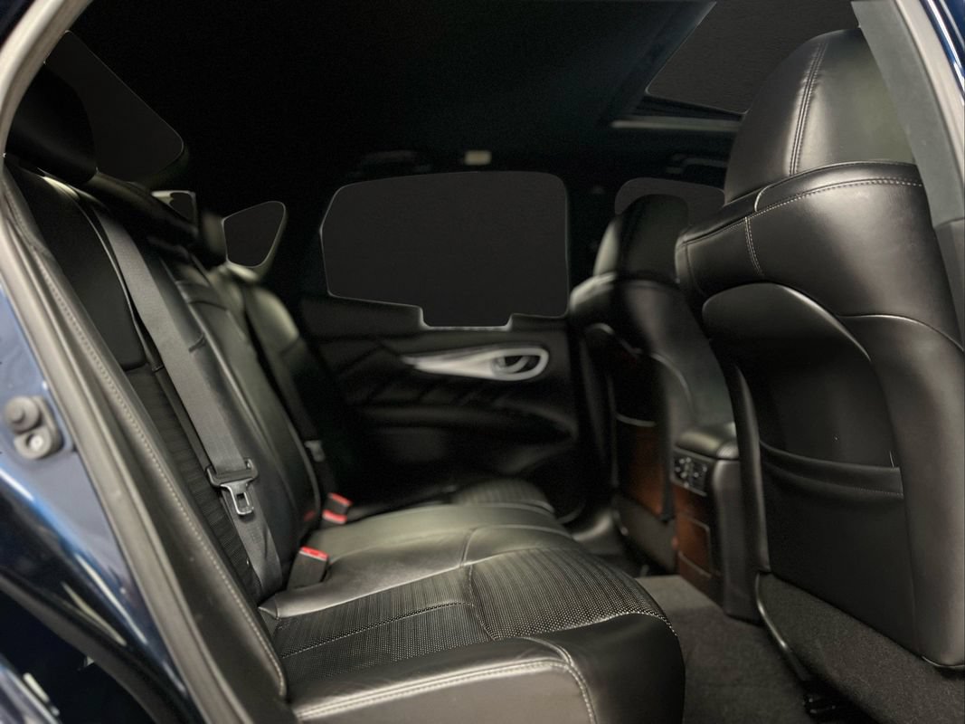 Used 2018 INFINITI Q70 Luxe w/ Sport Package AWD/4WD image 24