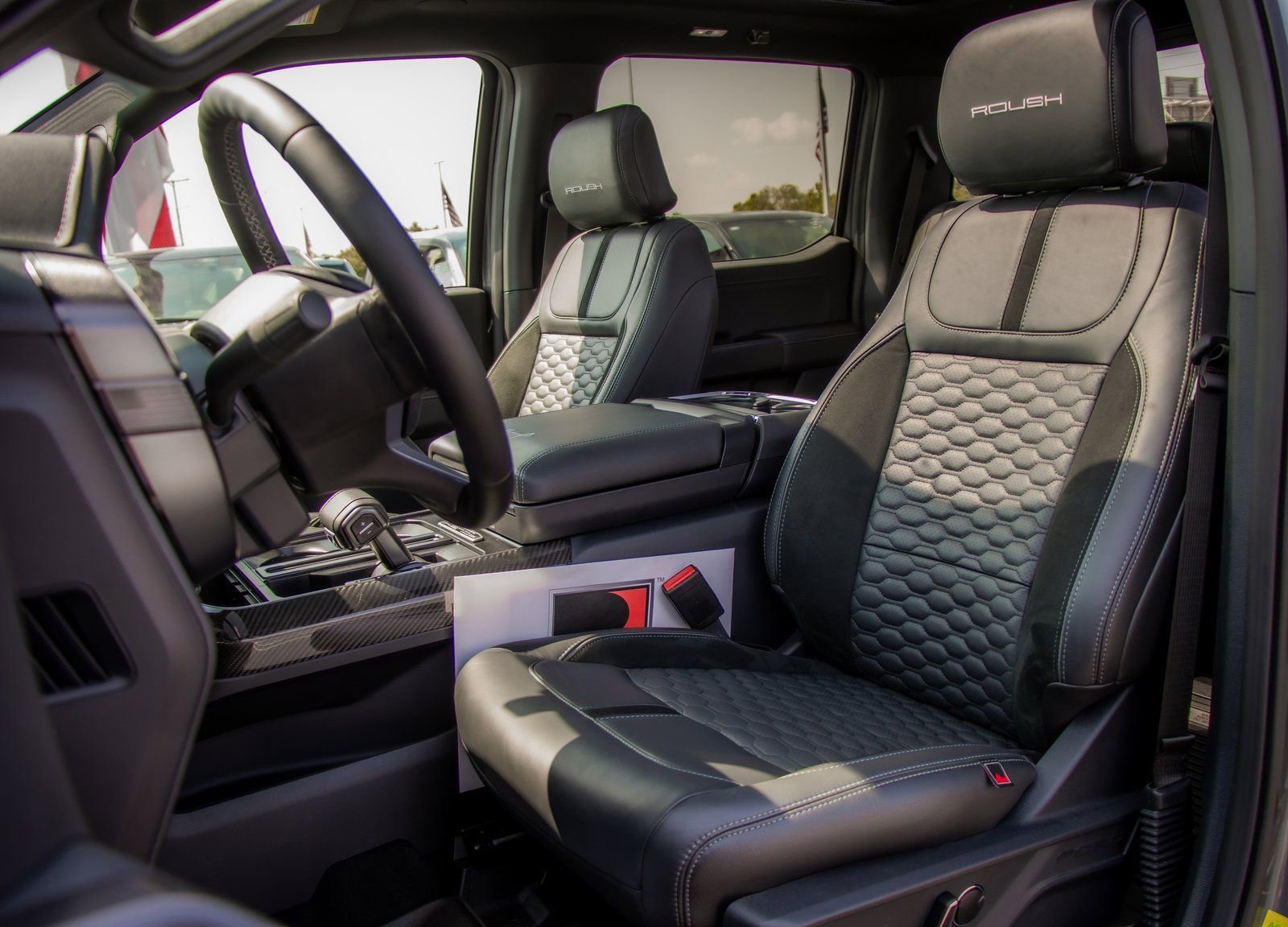 New 2025 Ford F150 Lariat w/ Equipment Group 502A High image 58