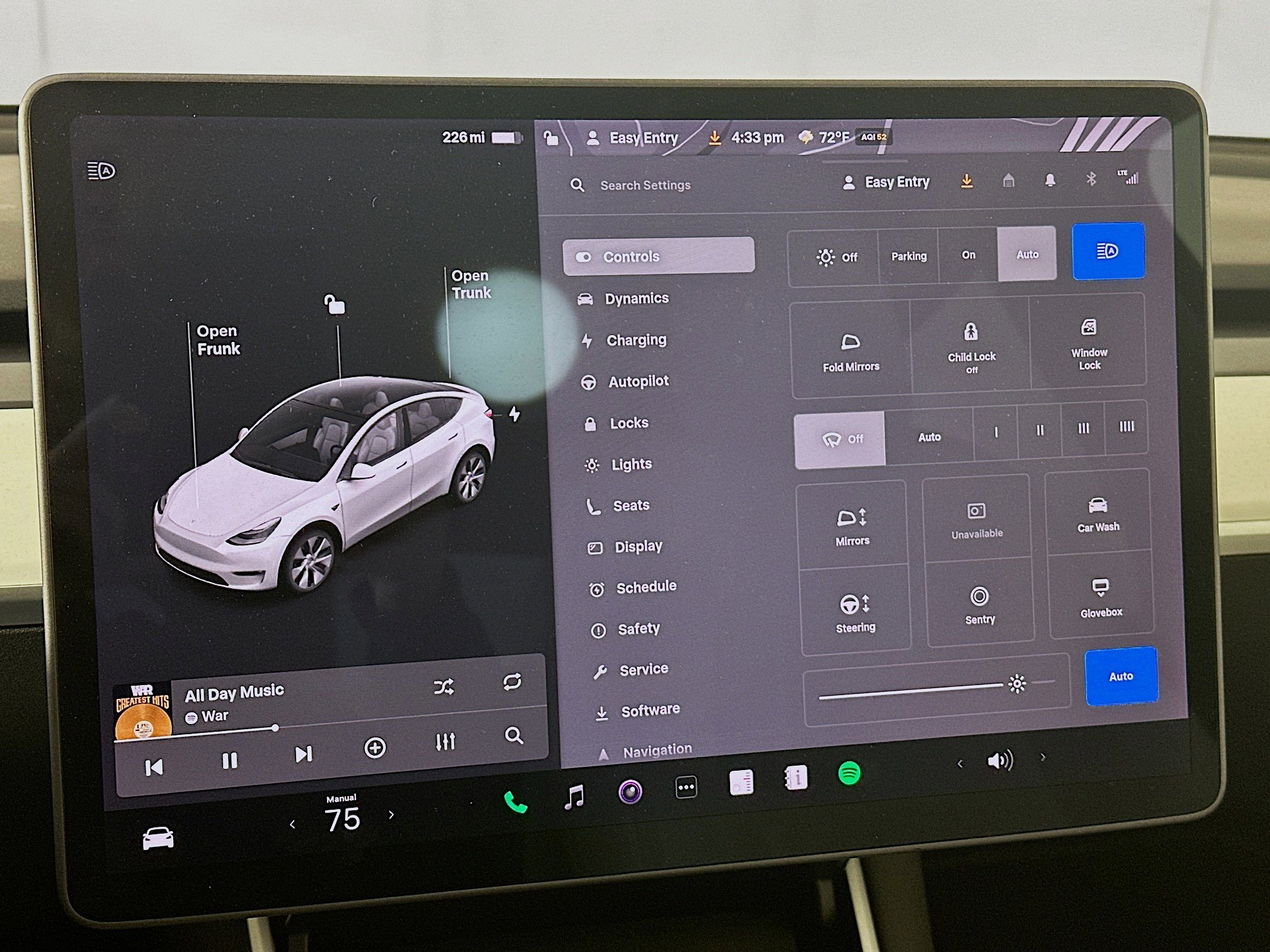 Used 2021 Tesla Model Y Long Range image 19