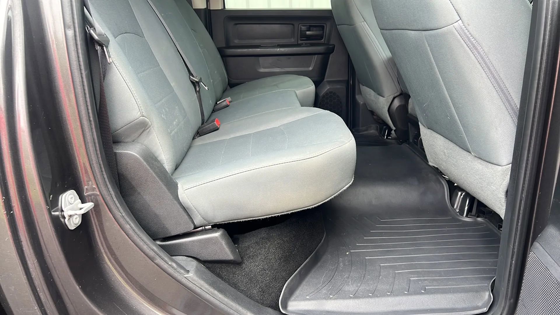 Used 2017 RAM 2500 Tradesman w/ Chrome Appearance Group image 13