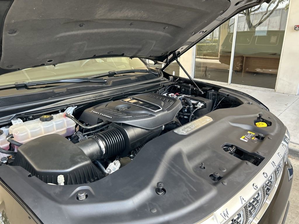 Used 2024 Jeep Grand Wagoneer L 4WD image 11