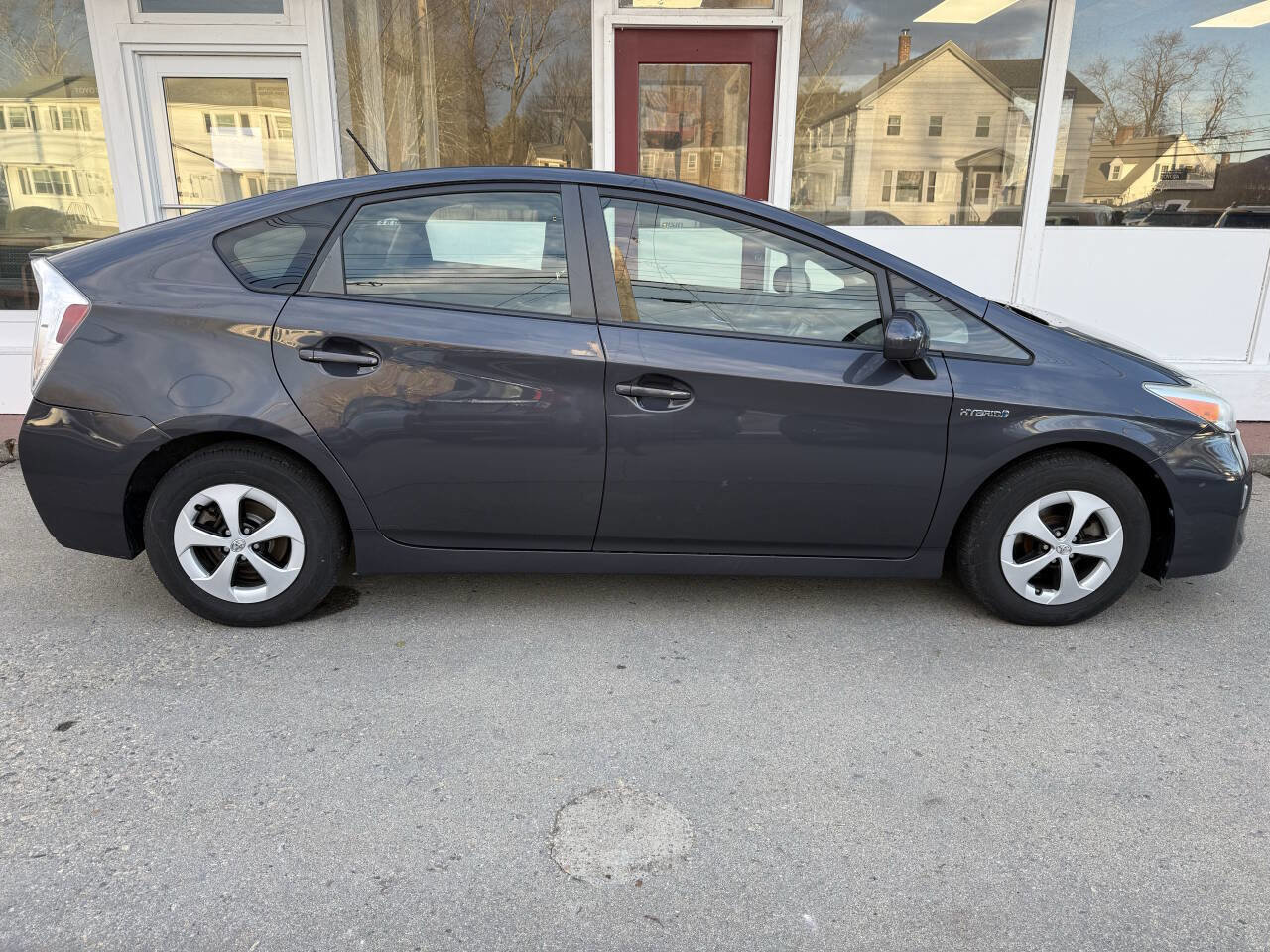 Used 2013 Toyota Prius Two FWD image 2