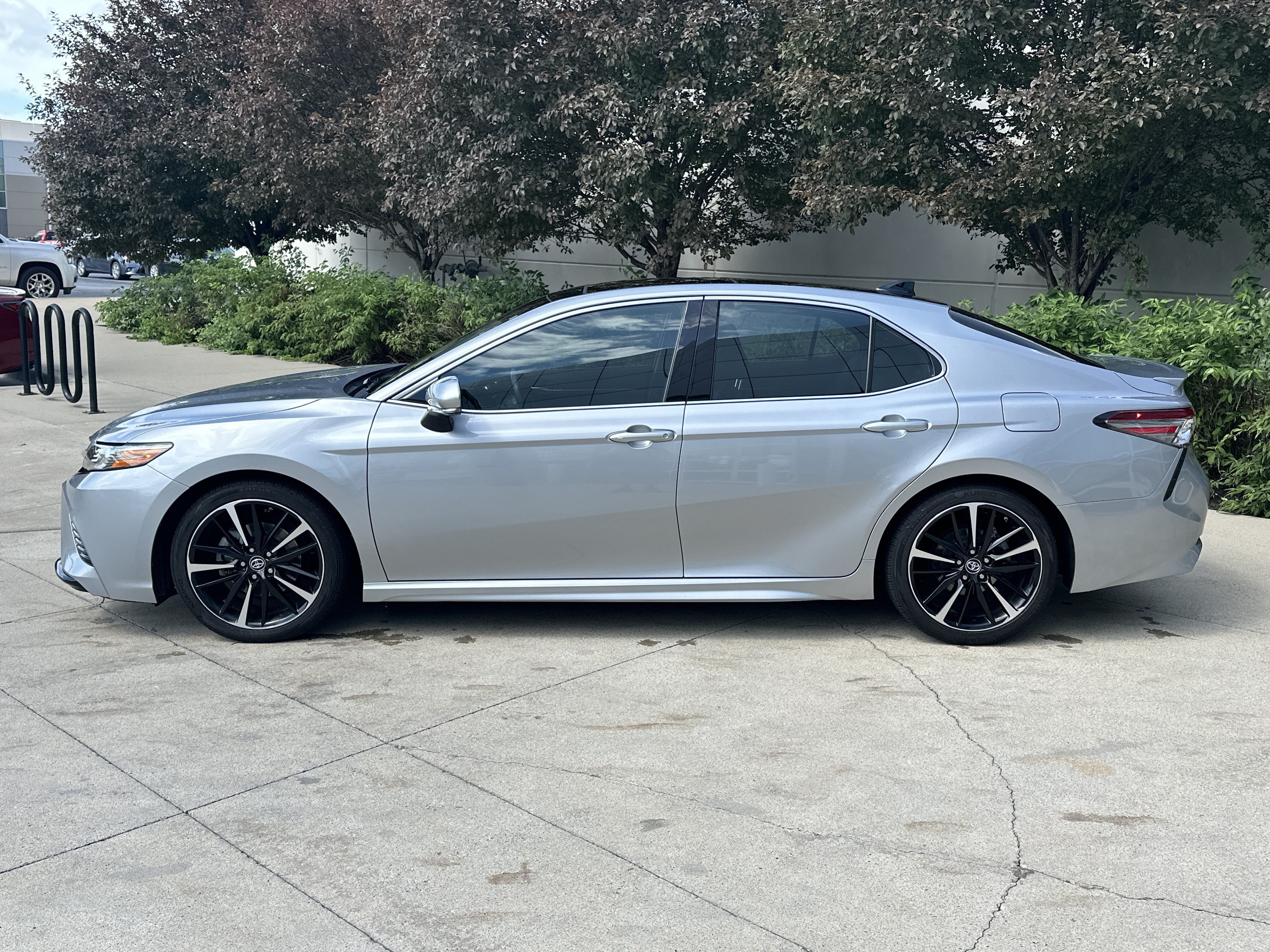 Used 2019 Toyota Camry XSE FWD image 9