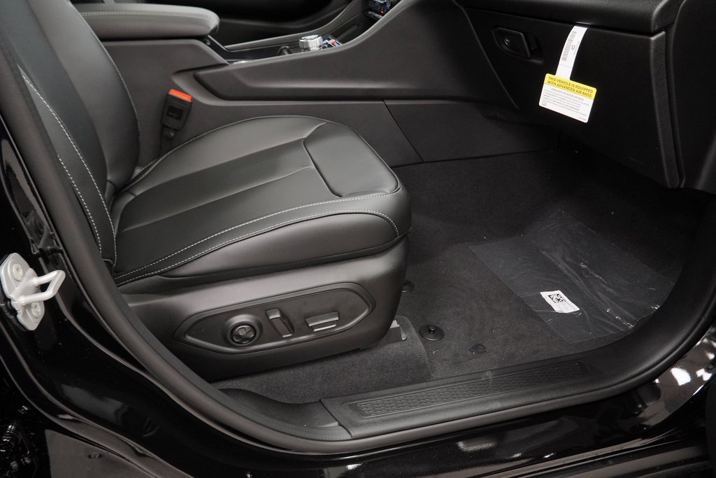 New 2025 Jeep Grand Cherokee Limited w/ Trailer Tow Package image 36