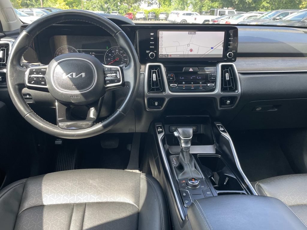 Used 2022 Kia Sorento S w/ Panoramic Sunroof Package AWD/4WD image 13