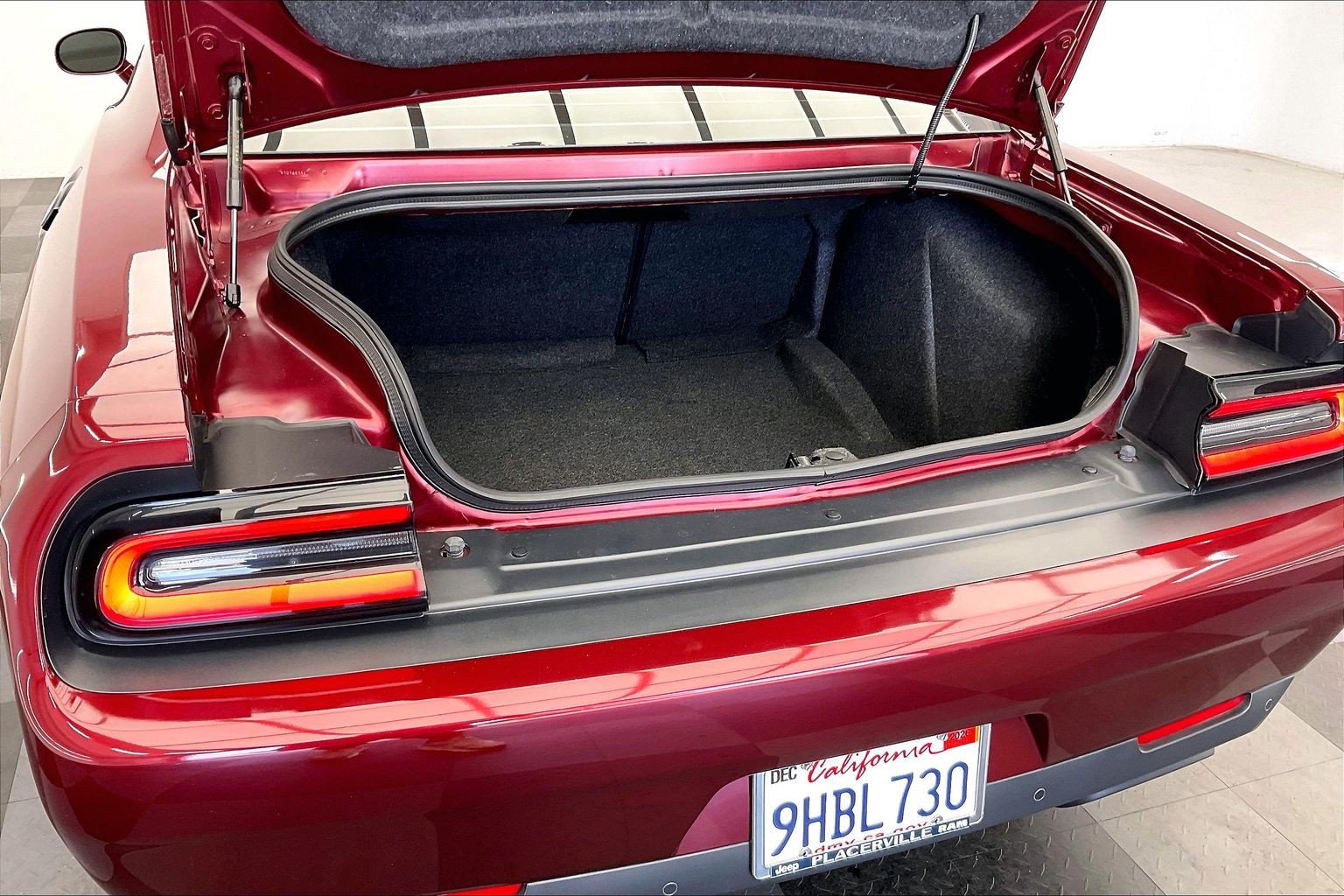 Used 2019 Dodge Challenger R/T Scat Pack RWD image 27