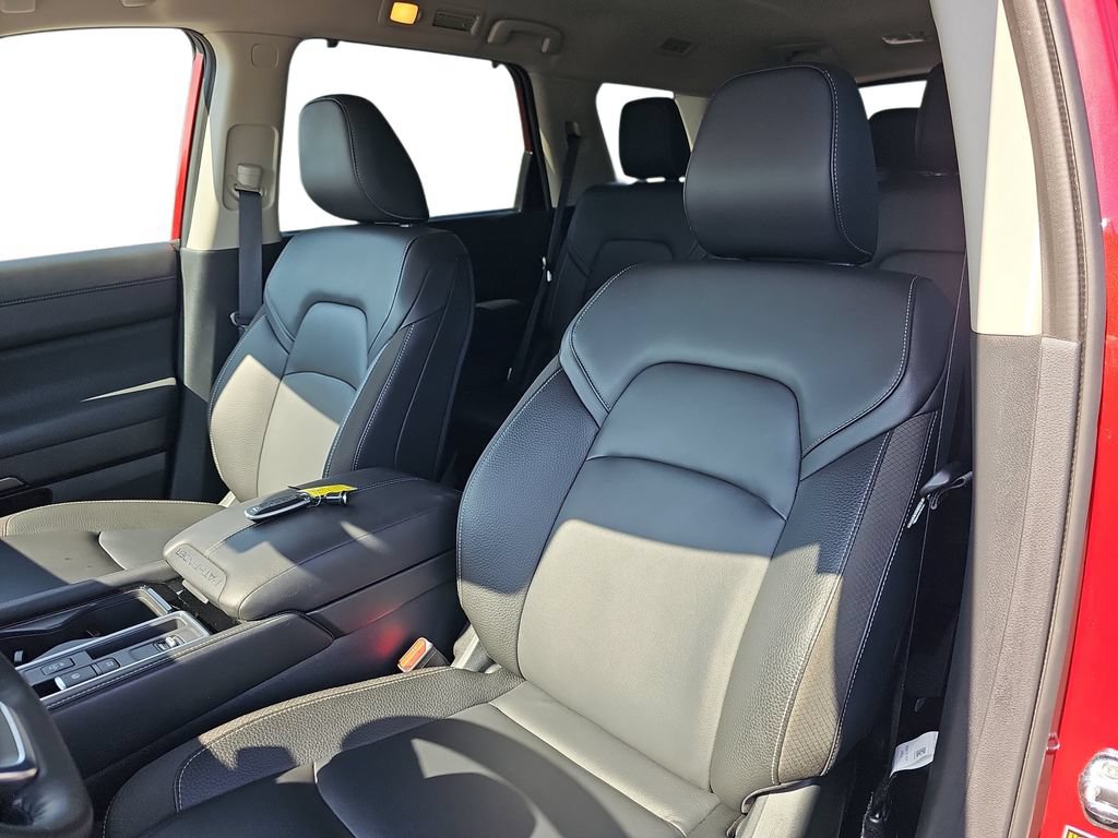 Used 2025 Nissan Pathfinder SL FWD image 15