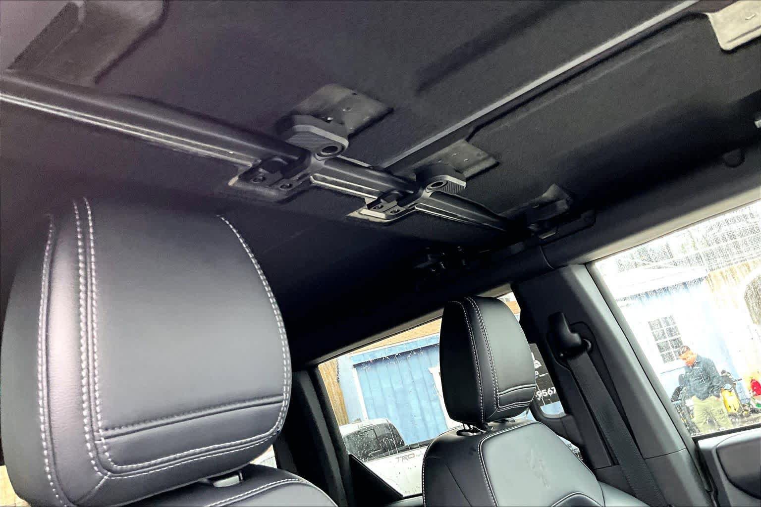 Used 2025 Ford Bronco Outer Banks w/ Sasquatch Package image 14