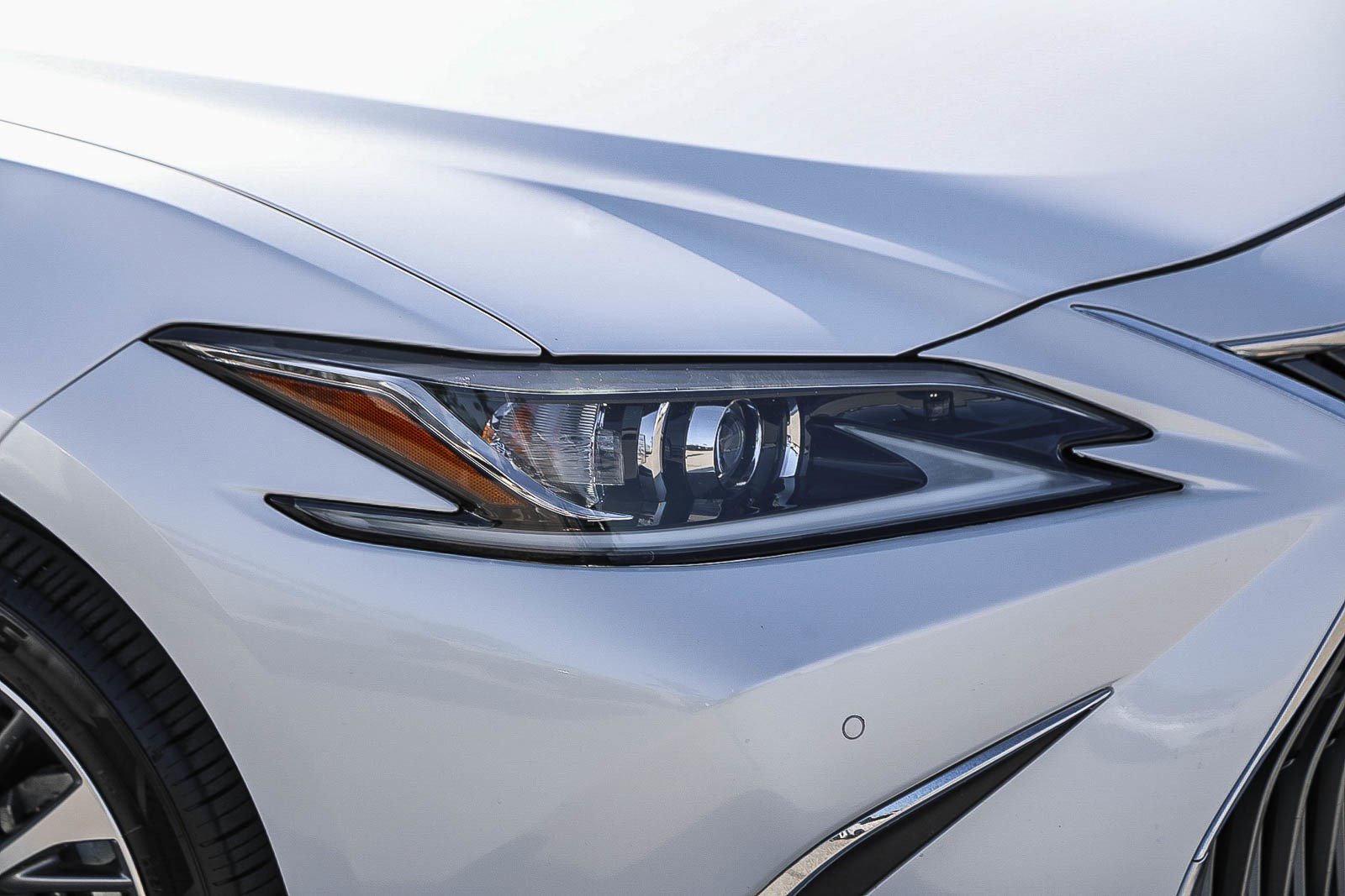 Used 2021 Lexus ES 300h w/ Premium Package FWD image 8
